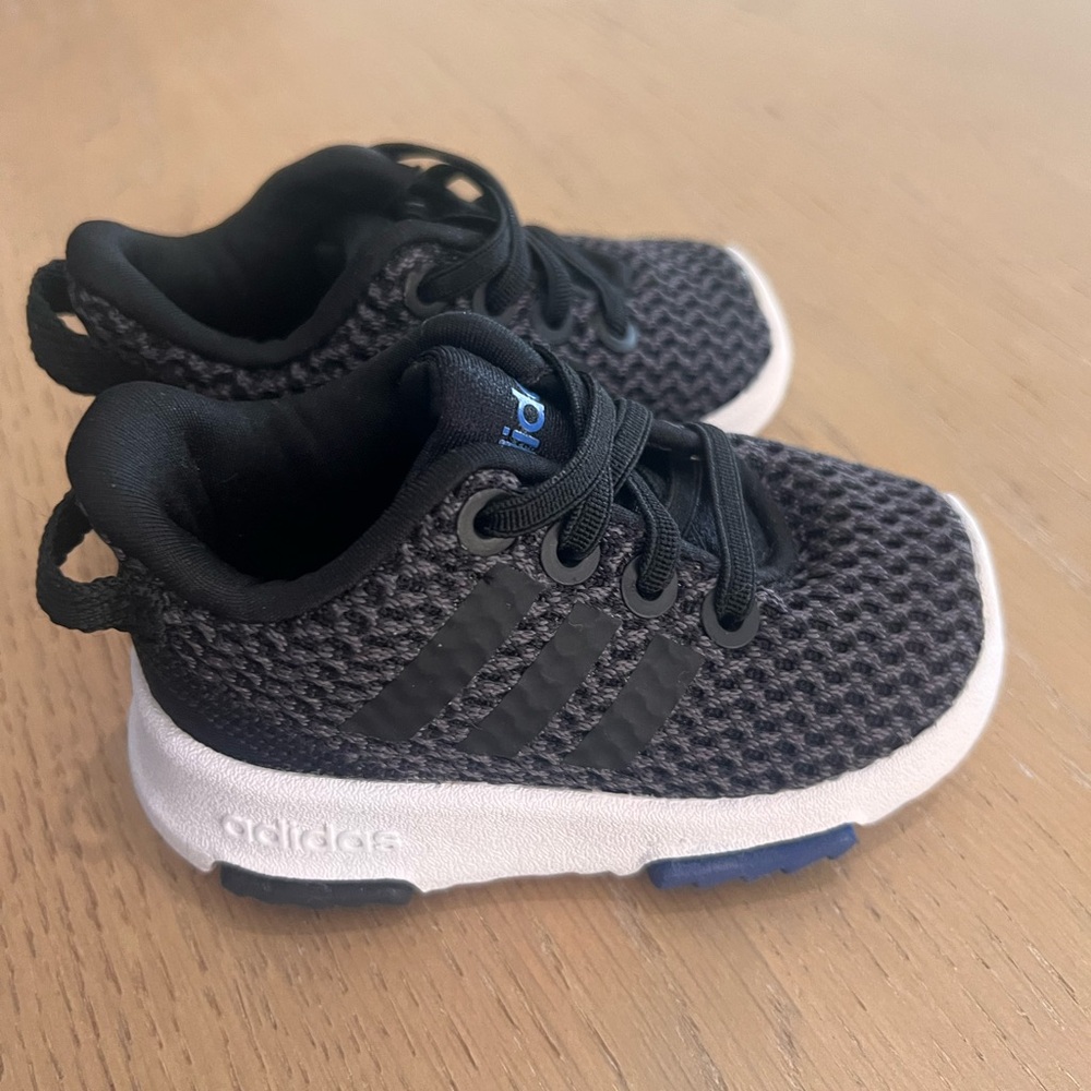 Adidas infant size 2 black and white sneakers excellent condition tennis shoes
